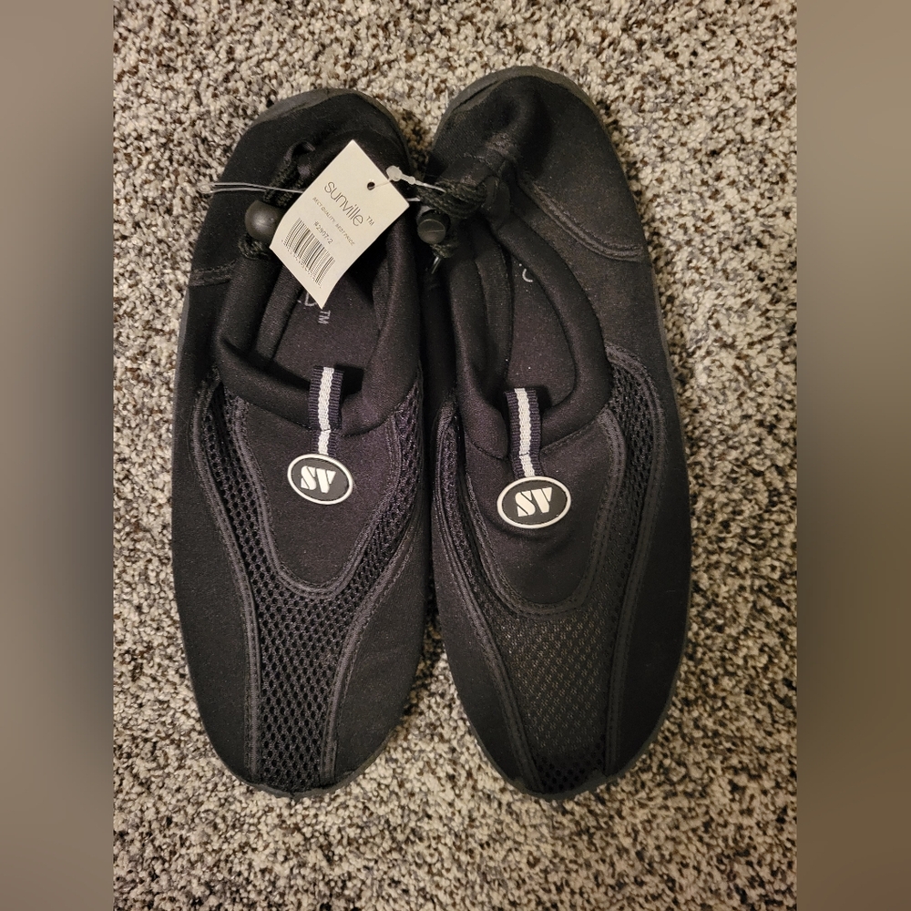 NWT Sunville Adult Black Aqua shoes size 10 Women/8 1/2 Mens